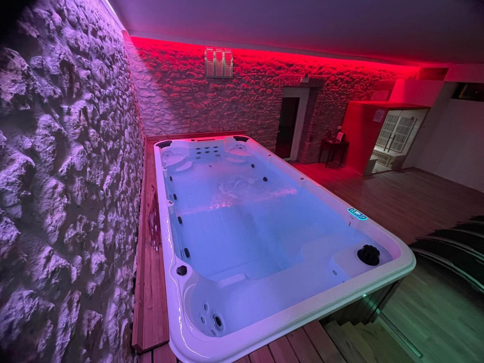 Novecento Luxury&Spa Residence 4 Stelle Montese Exteriör bild
